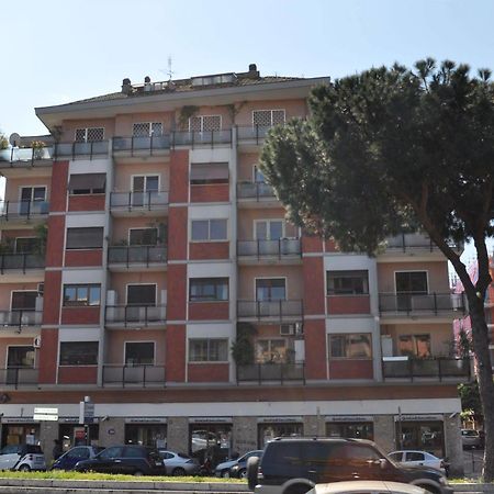 Bed and Breakfast Domus Cornelia Рим Экстерьер фото