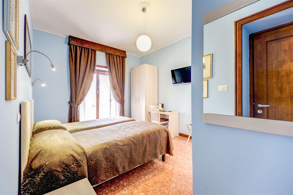 Bed and Breakfast Domus Cornelia Рим Экстерьер фото