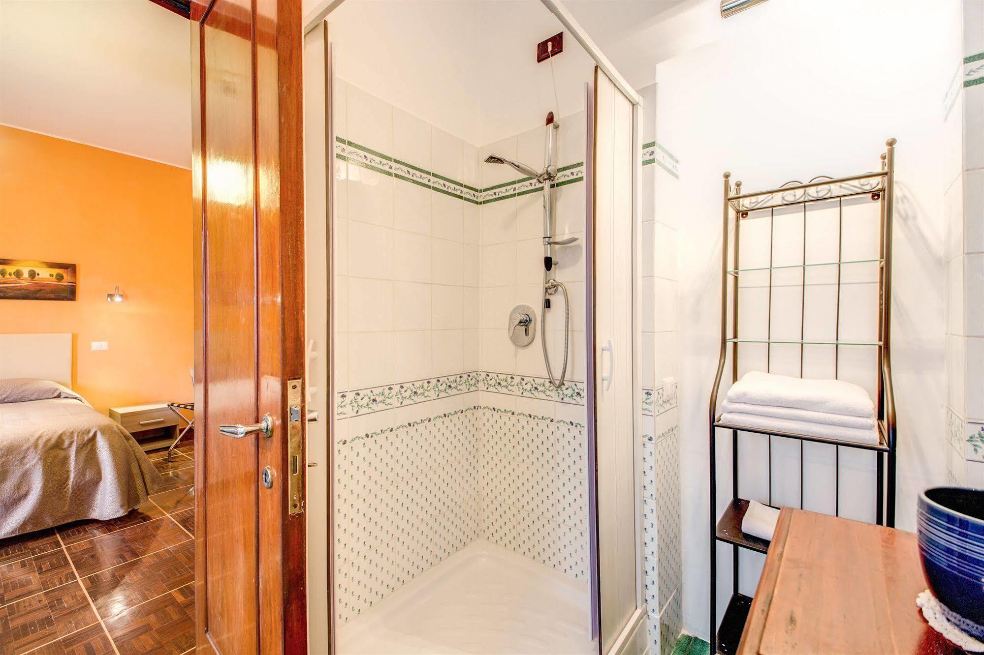 Bed and Breakfast Domus Cornelia Рим Экстерьер фото