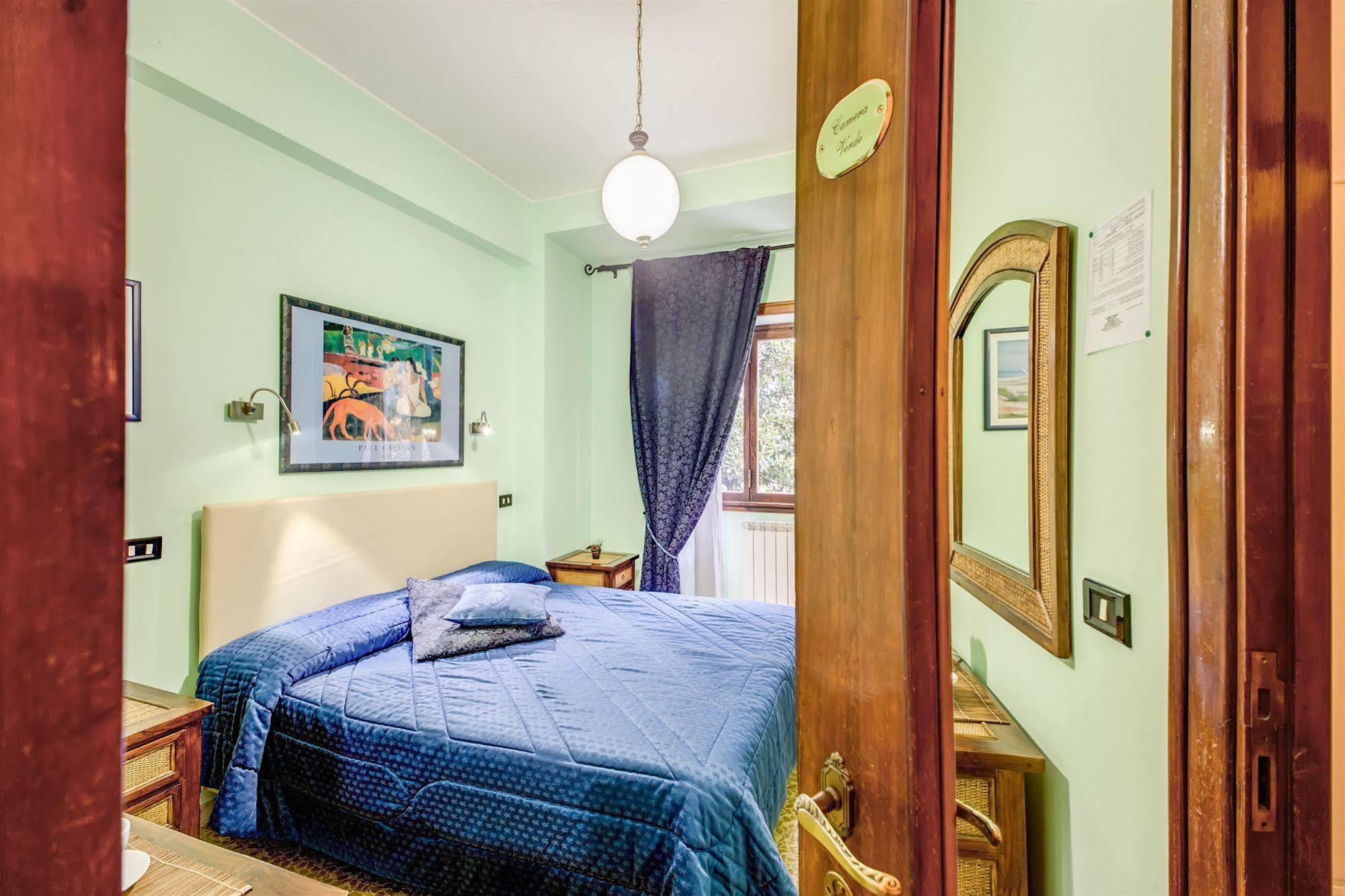 Bed and Breakfast Domus Cornelia Рим Экстерьер фото